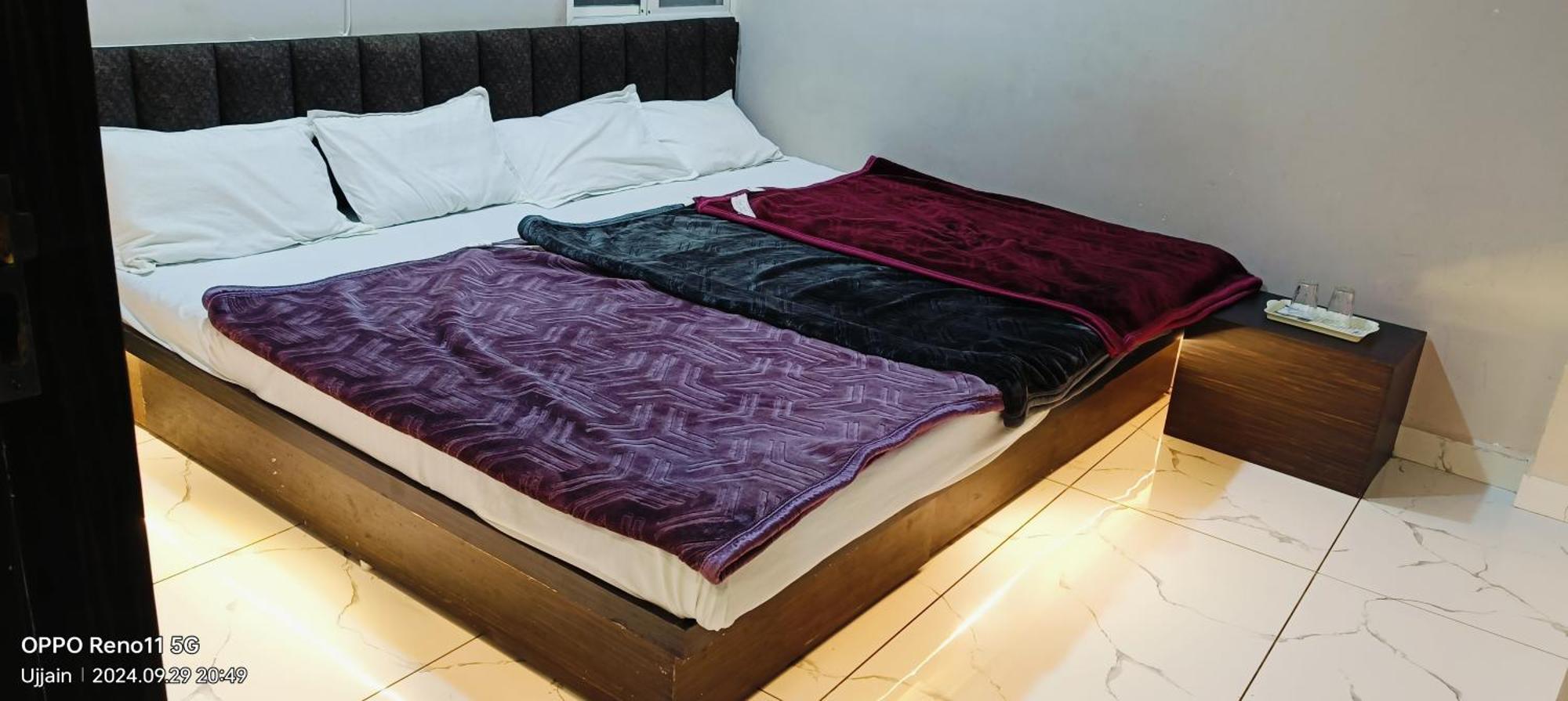 Hotel Rainbow Ujjain Zewnętrze zdjęcie